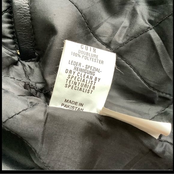 Women’s black leather biker jacket, vintage. - Picture 10 of 11